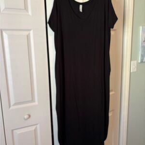 Zenana Outfitters Classic Black Maxi Dress